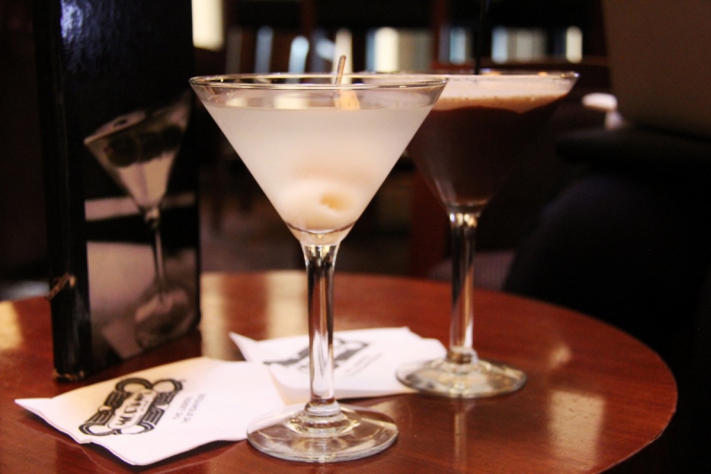 brasserie-LEVENS-min_martini_bar_lychee_chocolate_alcohol_liquor_happy_hour_happy-910161